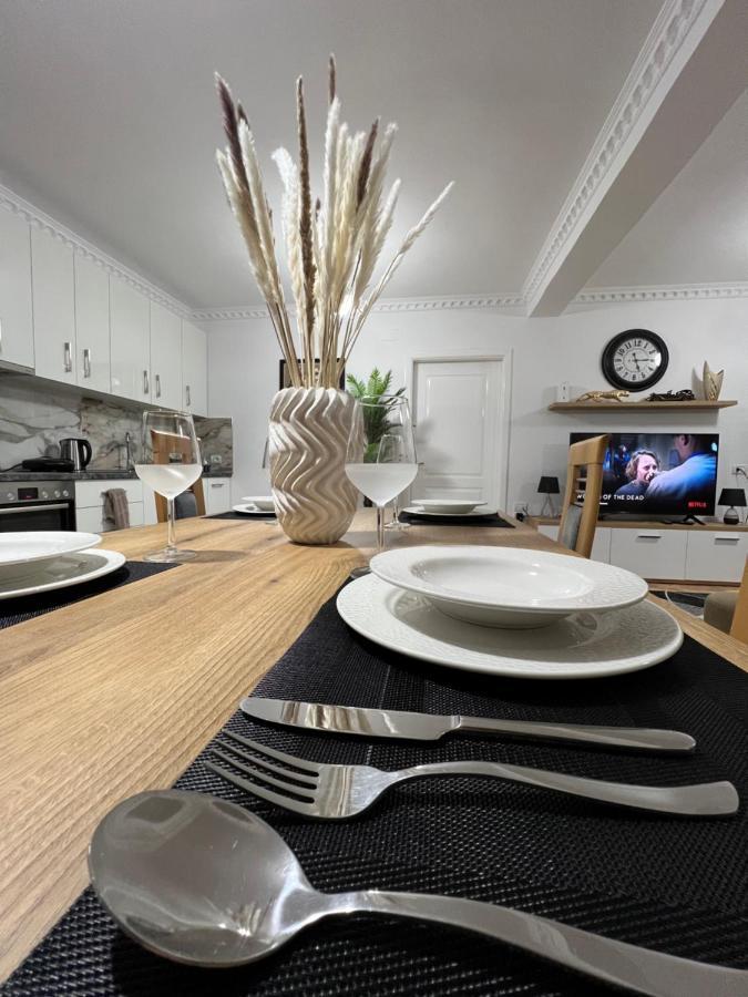 Daily Rent Apartment City Center Elbasan 6 Esterno foto