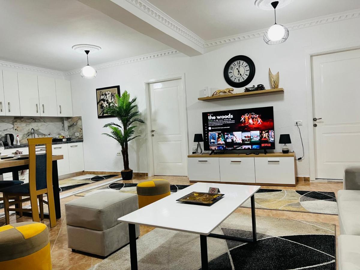 Daily Rent Apartment City Center Elbasan 6 Esterno foto