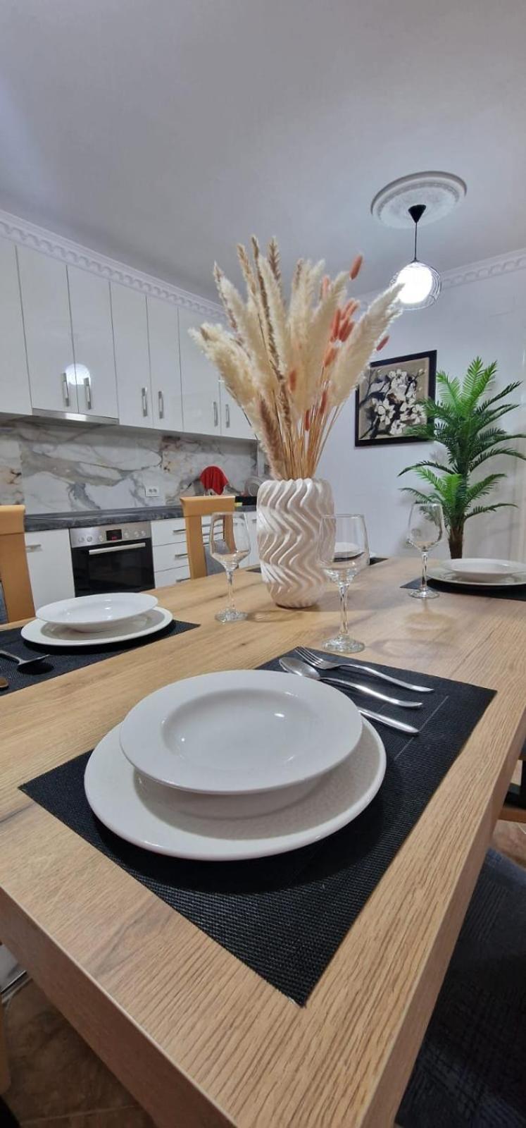 Daily Rent Apartment City Center Elbasan 6 Esterno foto